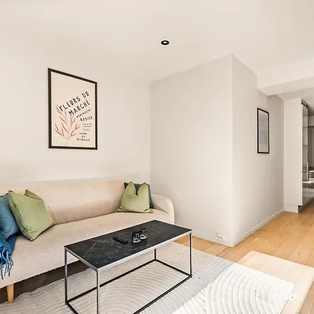 Downtown Modern - Two Bedrooms! Διαμέρισμα