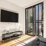 Downtown Modern - Two Bedrooms! Apartament