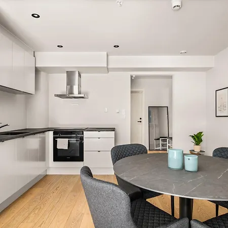 Downtown Modern - Two Bedrooms! Appartamento