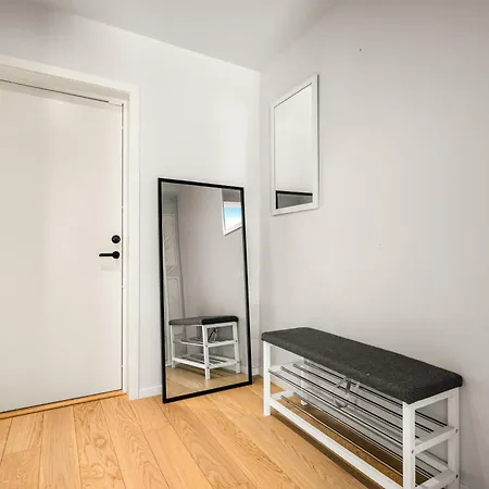 Downtown Modern - Two Bedrooms! 卑爾根