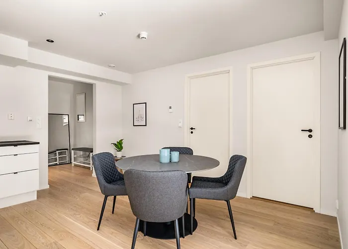 Downtown Modern - Two Bedrooms! 卑爾根