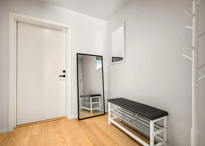 Downtown Modern - Two Bedrooms! 卑爾根